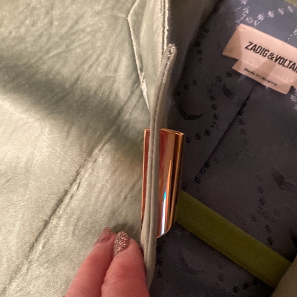 Authentic Louis Vuitton Magnetic V Brooch Brooche Gold - Picture 12 of 15